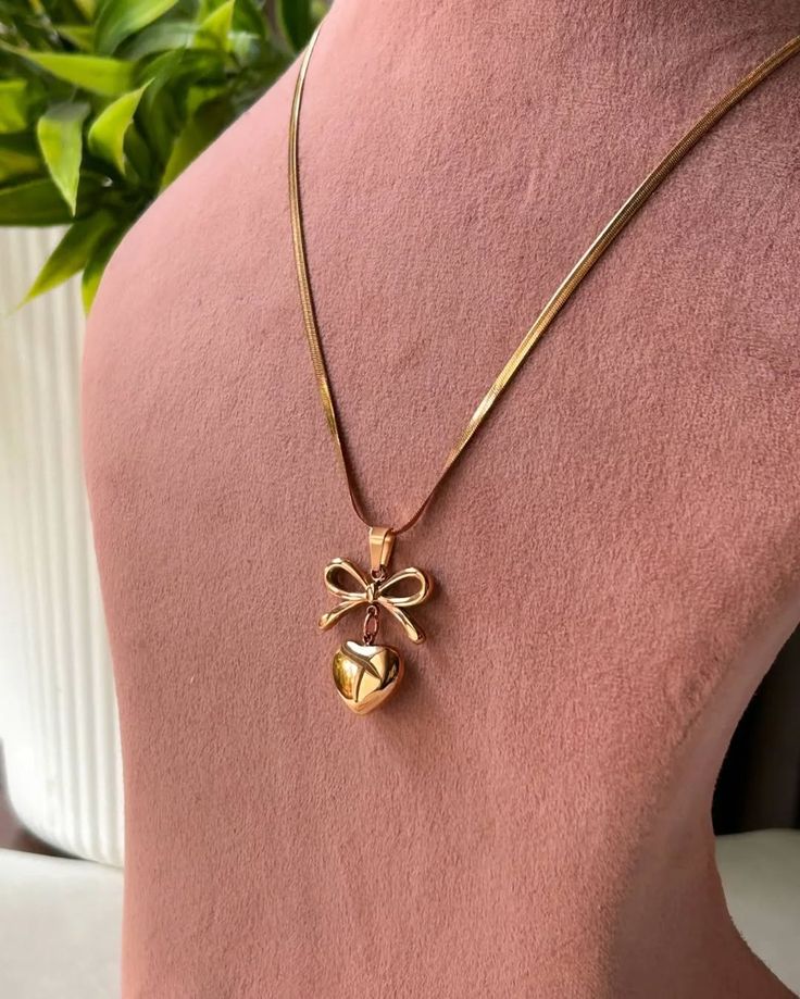 GOLDEN BOW HEART NECKLACE