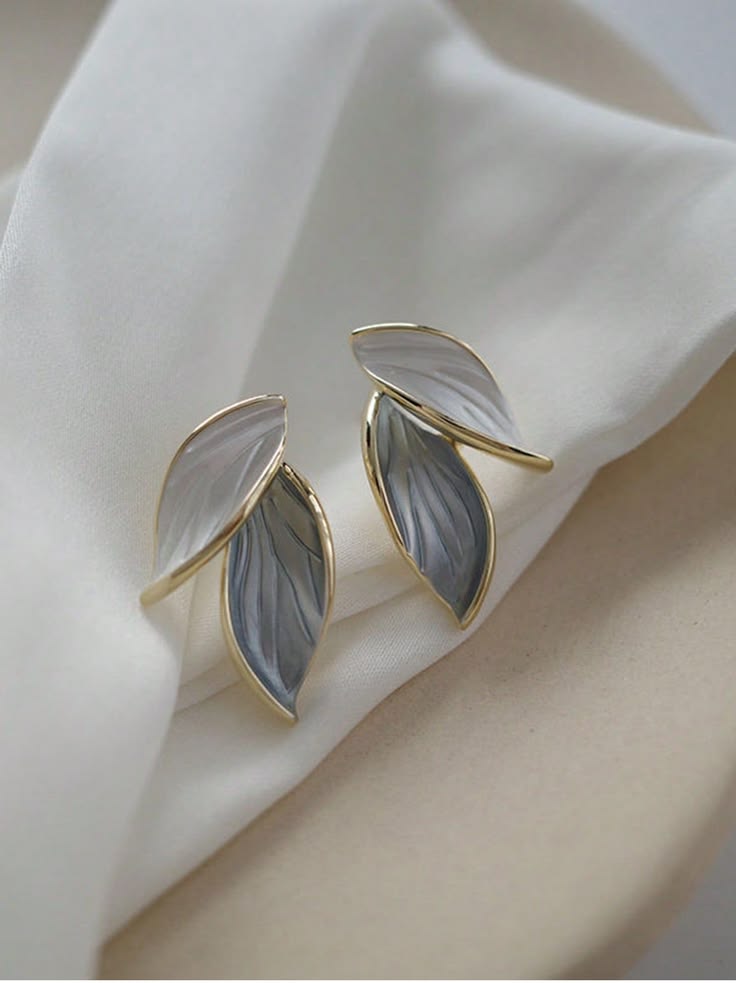 Elegant Leaf Earrings
