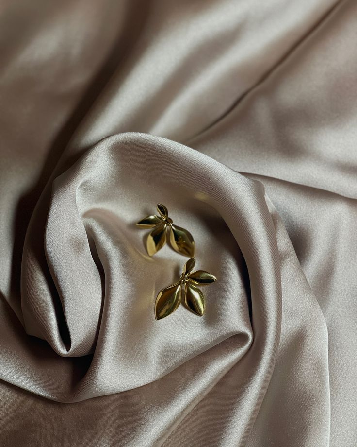 GOLDEN LEAF EARRINGS