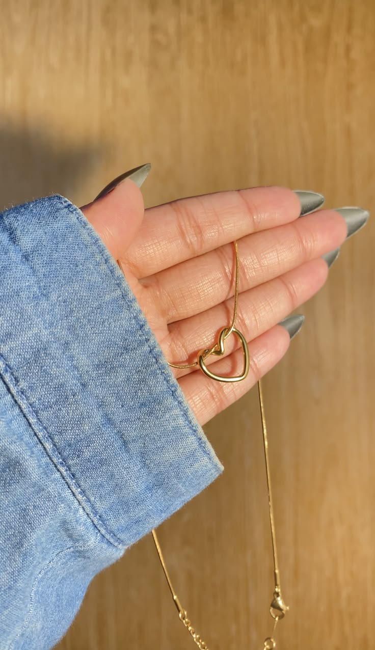 OPEN HEART NECKLACE