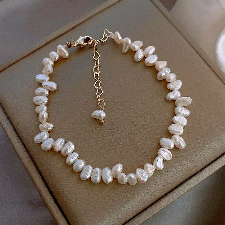 Ivory Baroque Pearl Choker