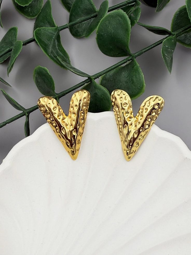 HEART STUDS
