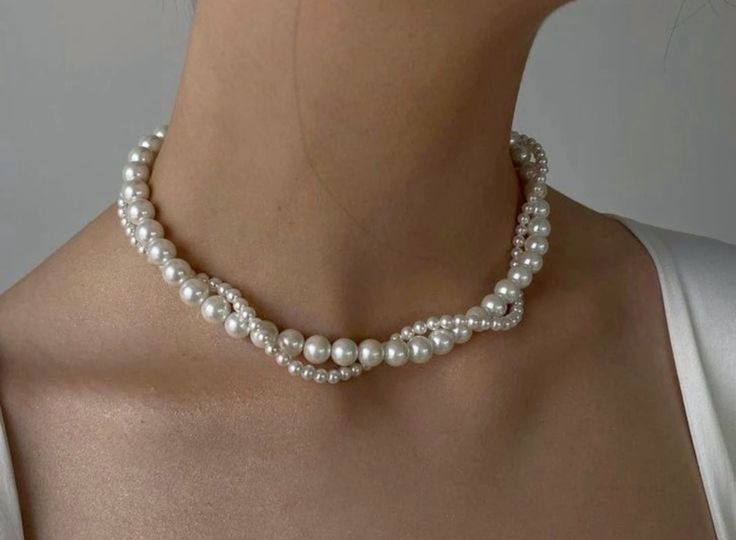 LUNA PEARL CHOKER