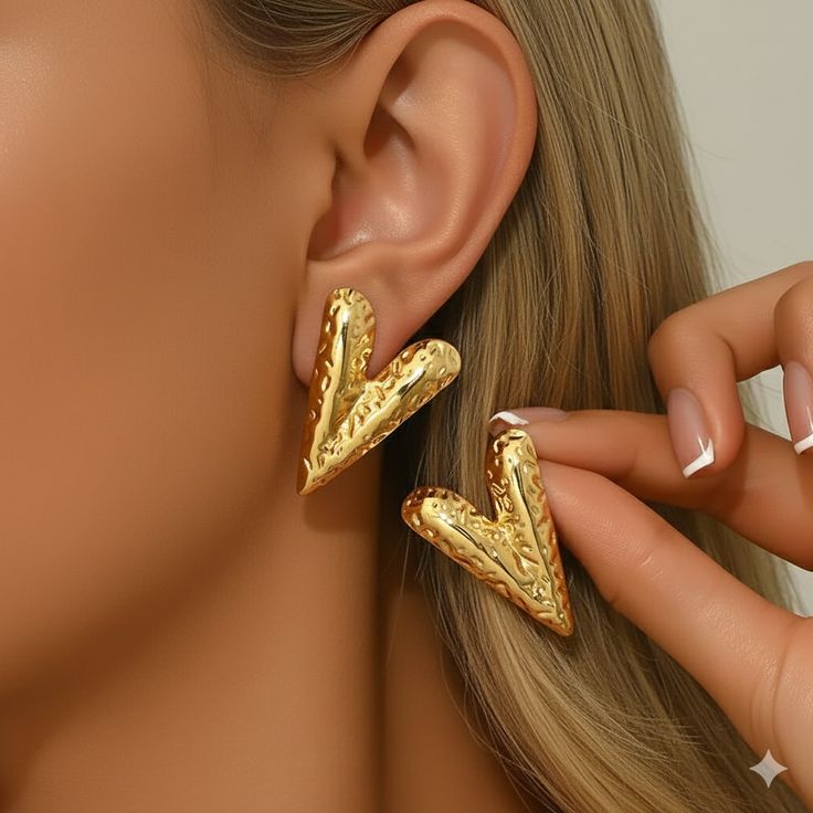 HEART STUDS
