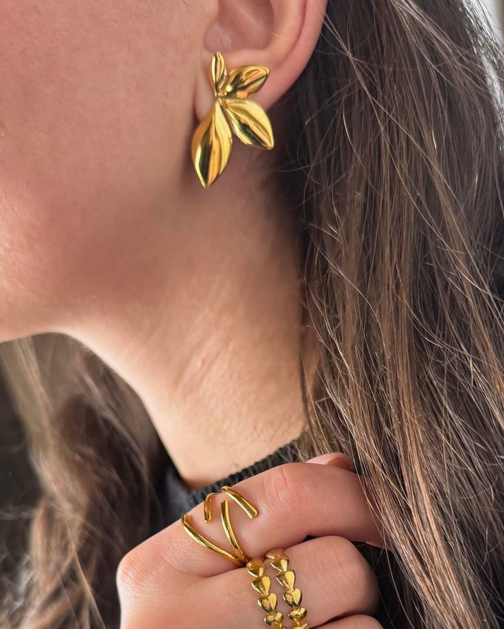 GOLDEN LEAF EARRINGS