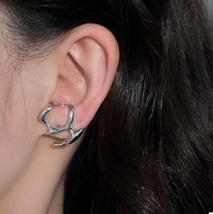 Luna Edge Ear Cuff