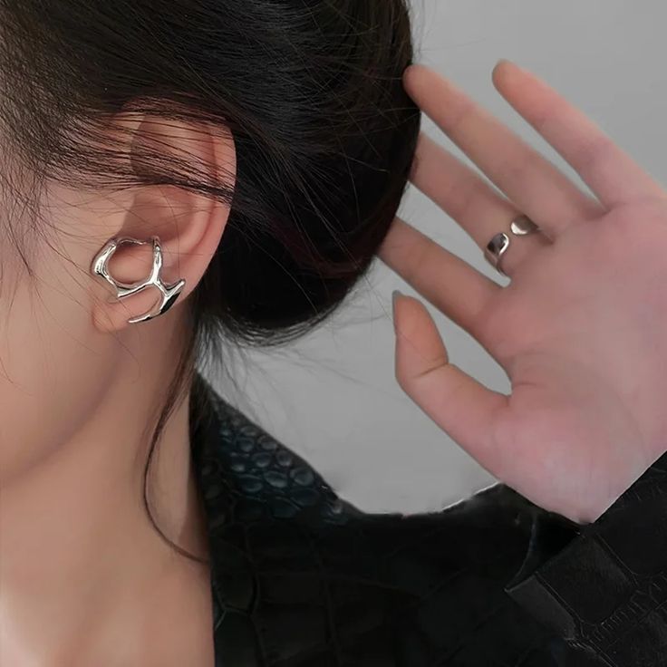 Luna Edge Ear Cuff