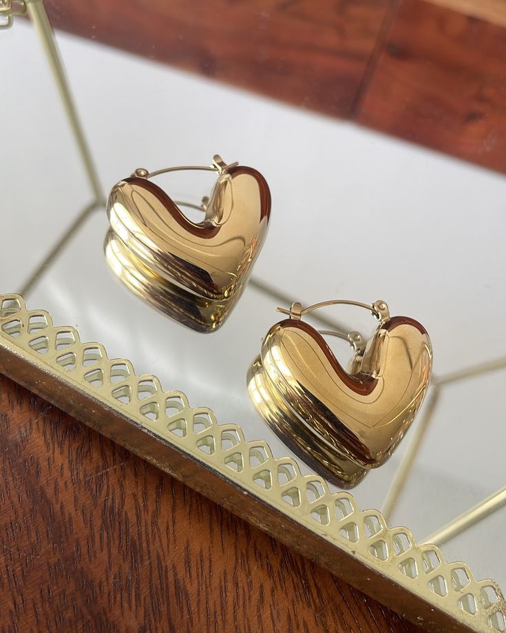 GOLDEN HEART HOOPS