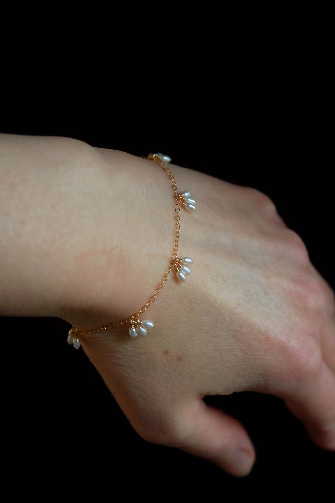 PEARL DAISY CHARM BRACELET