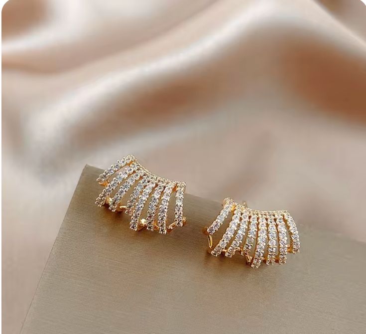 Royal Crystal Fan Studs